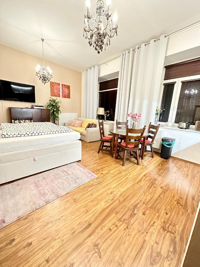 Home Away Main Square Apartment Poprad Exterior photo