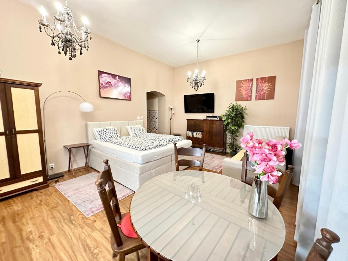 Home Away Main Square Apartment Poprad Exterior photo