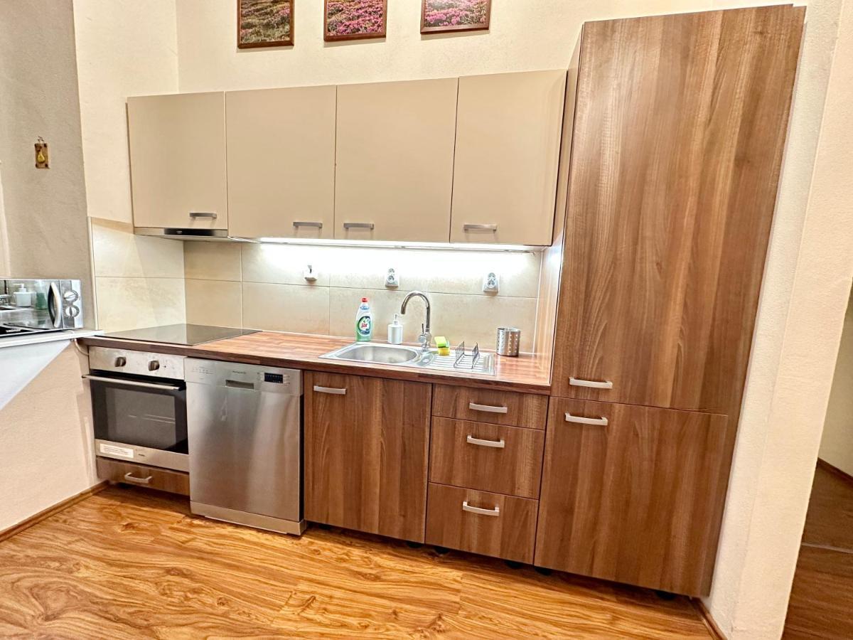 Home Away Main Square Apartment Poprad Exterior photo